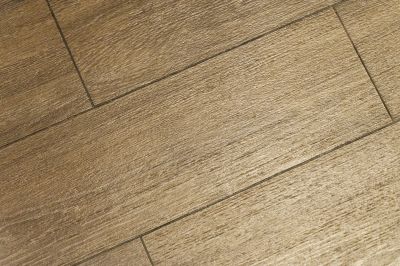 Commercial Laminate Flooring Vs. Traditional Hardwood